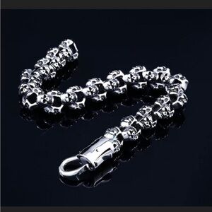 Stainless steel skull bracelet
